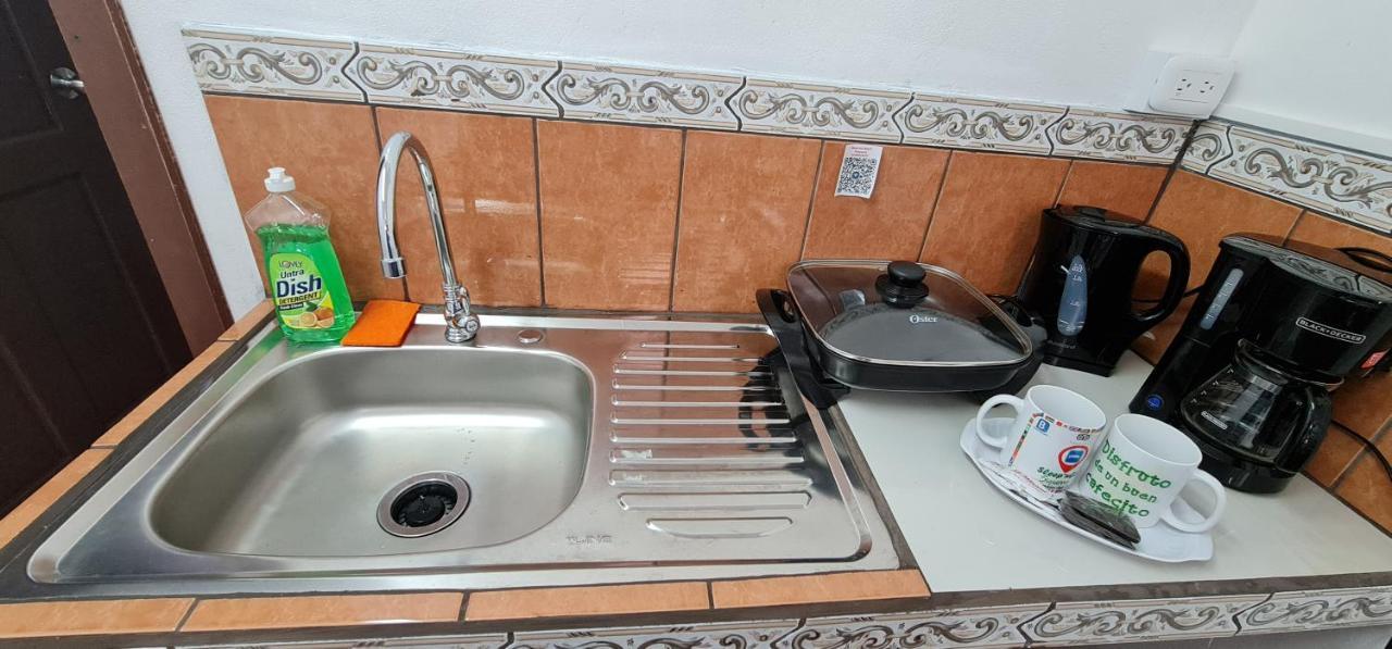 Sleep&Go! Cabinas En Siquirres Centro - Rafting Tour - Tarifa Corporativa Disponible Siqurres Da Alegria Exterior photo